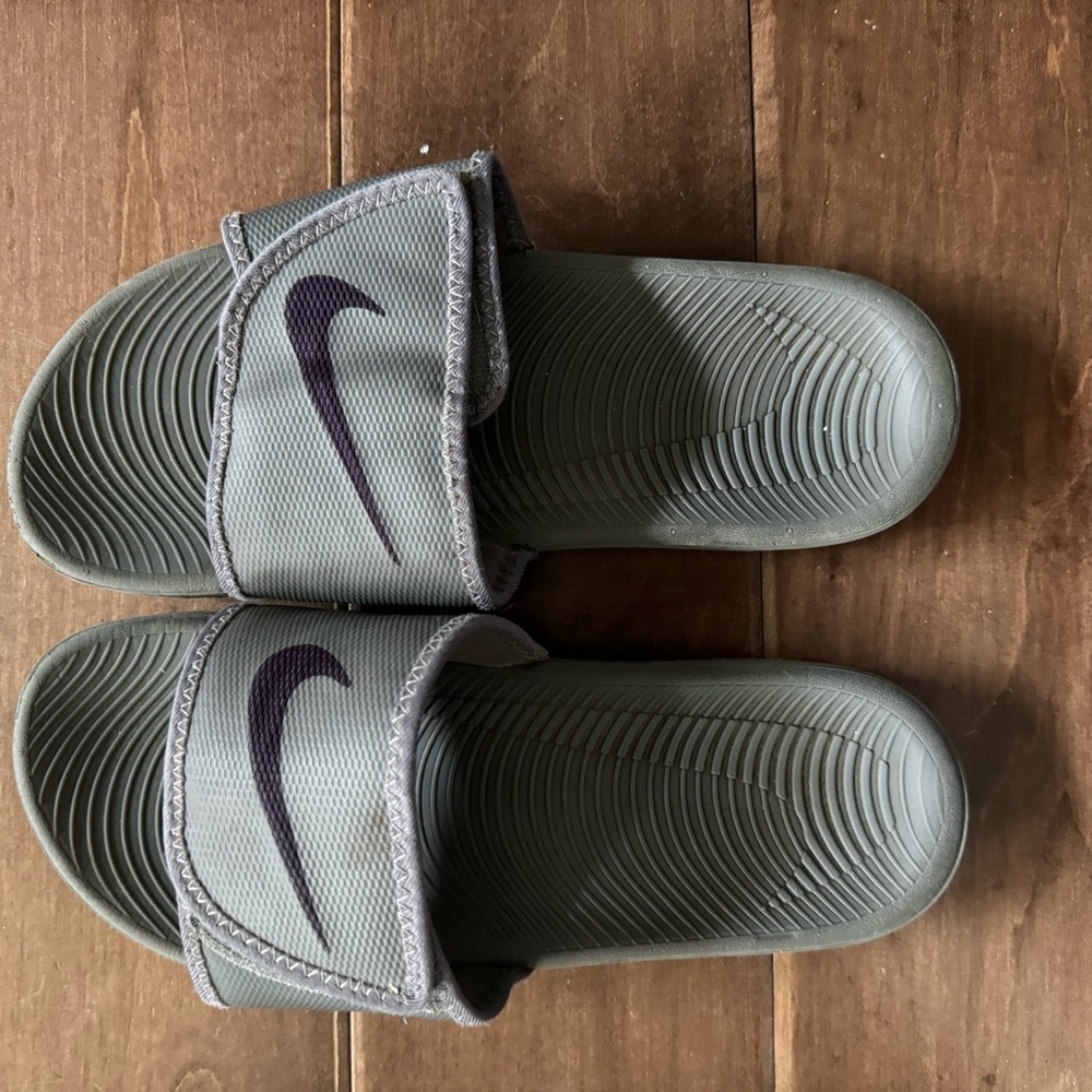 grey nike slides men Size 7
